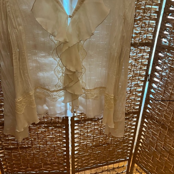 Chic Ivory Ruffled Blouse - Picture 6 of 7
